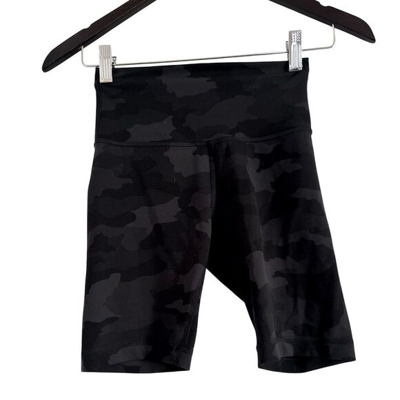 Lululemon heritage camo super high rise align short EUC - Picture 1 of 4